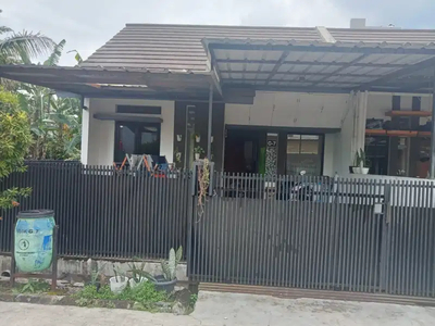 Rumah Semi Furnished Dijual Cepat Harga Murah Ciwastra