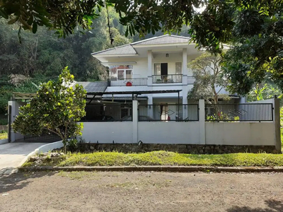 Rumah Villa Sejuk Di Kawasan Bandung Utara Dekat Polban