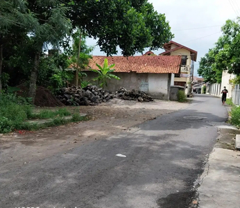 Tanah Sleman, Area Banteng, Jl. Kaliurang Km 7 Jogja