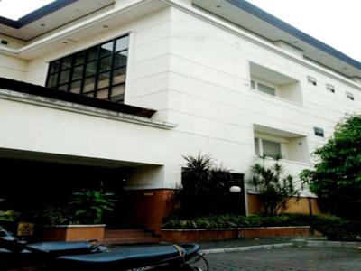 Gedung kantor bisa untuk hotel di Kebayoran Lama, Jakarta Selatan