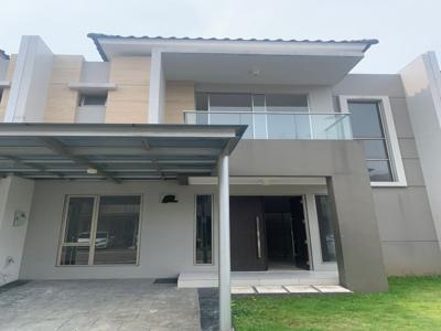 DISEWAKAN Rumah Golf Island PIK Ukuran 8x15 Harga Sewa 130JT/TAHUN