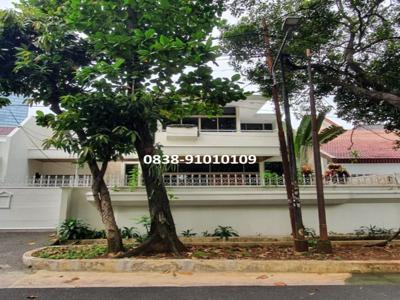 FOR RENT House at Senopati Area Sudirman SCBD 4BR