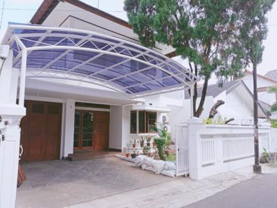 Rumah di Senopati Jakarta Selatan disewakan