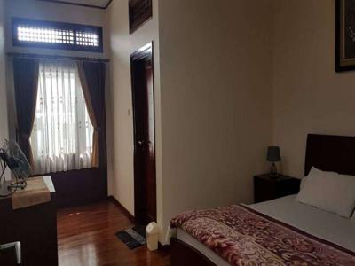 Rumah Resort Dago Pakar, Bandung, Furnished 2 Lantai 3+1 Kamar, Dijual