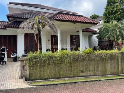 Rumah 2 Lantai Bagus Sekali di Jl pejaten barat, Jakarta Selatan