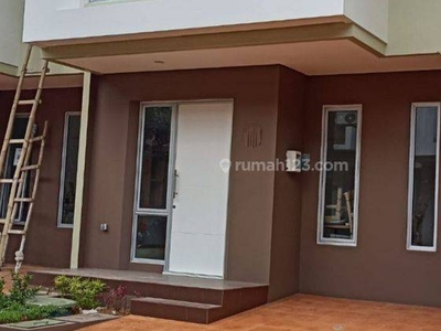 Disewakan Rumah full furnished siap huni
lokasi Malibu Village Gading Serpong