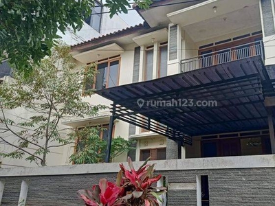 Disewakan Rumah Luas Modern Siap Huni di Setiabudi Regency