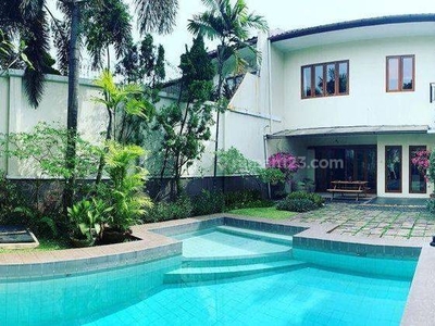 House For Rent In Kemang, Stand Alone, Minimalist House, Semi Furnish, Big Garden