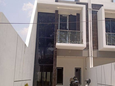 Rumah Cipinang Baru 2 Lantai dekat St KA Klender Bagus SHM