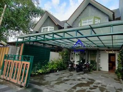 Rumah di Cipaku Setiabudi Bandung Kota dijual Bagus Terawat Siap Huni