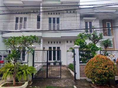 Dijual Rumah 2 Lantai di Duren Sawit, Jakarta Timur Dekat TOL Siap KPR