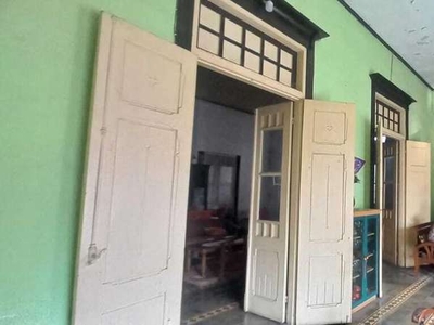 Dijual Tanah dan Bangunan, Depan Jalan Utama