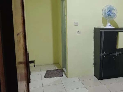 KOST KHUSUS PEREMPUAN