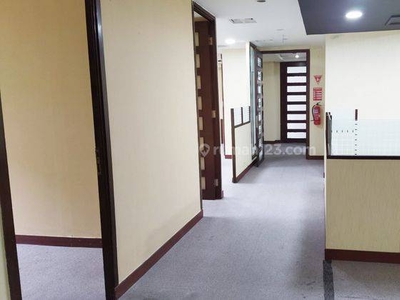 Office Space Wisma Amex 151 M²