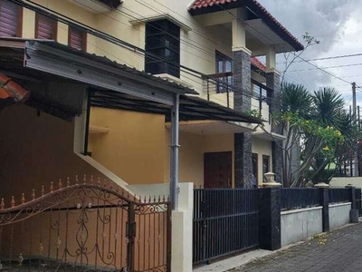 Rumah 2 Lantai Bagus SHM di Belakang Rs Jih Condongcatur, Sleman