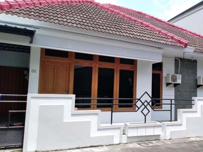 Rumah Bagus Dalam Perumahan Elite Area Premium Dekat UGM Dalam RR