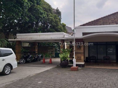 Rumah Disewa Luas Full Furnished di Sayap Karang Layung