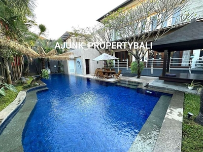 Rumah Mewah Style Modern Tropis Lokasi Strategis, Denpasar Barat