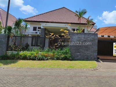 Rumah Modern, Furnished Di Istana Dieng, Malang