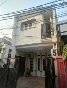 Rumah Siap Huni 2,5 Lantai Di Matraman Jakarta Timur