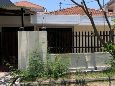 Sewa Rumah Luas dan Strategis di Klampis Indah, Wisma Mukti, Surabaya
