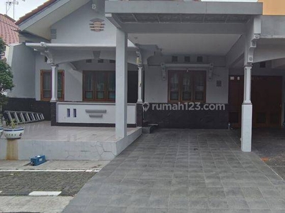 Di Rumah Pesona Khayangan Depok