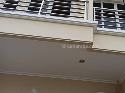 Disewakan 3 Lantai Rumah Baru Renovasi di Sunter , Jakarta Utara