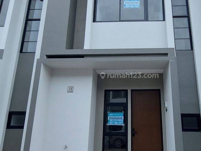 Disewakan Rumah Bagus 2 lt d Oxalisi Metland Puri