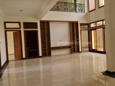 Rumah Lux Mewah 2 Lantai Siap Huni di Setra Duta Dago
