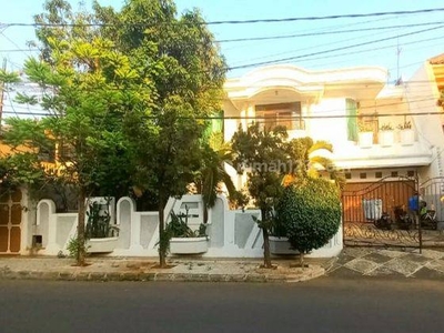 Rumah Mewah Kolam Renang Elit Pondok Kelapa Jakarta Timur