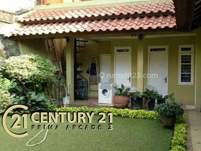 Rumah Vintage Klasik 2 Lt , Terdapat Taman Depan Dan Belakang Yang Luas Dalam Cluster Premium Area Senayan Sektor 9 Bintaro Jaya