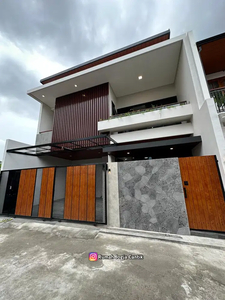 Rumah Model Kontemporer Mewah Di Jalan Palagan Km 8,5