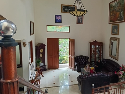 Dijual Rumah Lux di Komplek Setraduta Bandung