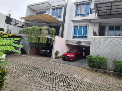 Dijual cepat turun harga rumah di town house pejaten barat