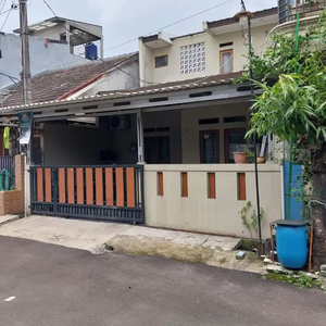 Dijual Rumah 2 Lantai di Perumahan Beji Permai