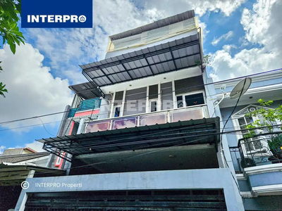 Dijual Rumah 3 lantai Tomang Jakarta Barat LT 82m2