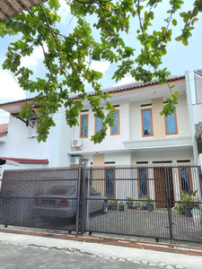 Dijual rumah bagus 2 lantai Arcamanik endah hanya 1 M an saja rmh lux