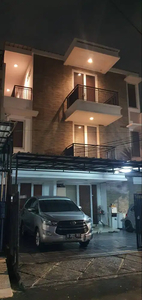 Dijual Rumah Bagus 3 Lantai di Kelapa Gading Jakarta Utara