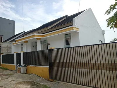 DIJUAL RUMAH BAGUS LUAS DI JL MANDE MANDALAJATI DEKAT KE CICAHEUM