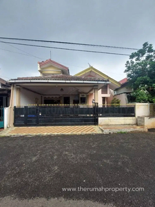 Dijual Rumah Lokasi Strategis Pondok Kelapa