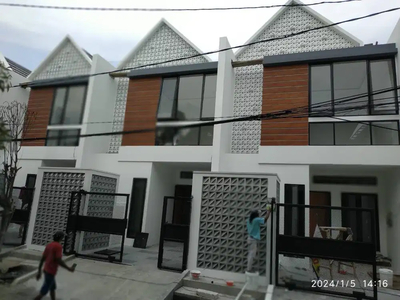 Dijual Rumah Minimalis di Gading Pantai Surabaya Timur