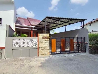 Dijual Rumah Modern Dekat Hotel Sheraton Maguwoharjo Menanti Anda