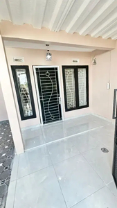 Dijual Rumah Semi 2lantai Full Renov