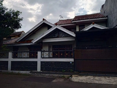 Dijual Rumah Strategis Tengah Kota Bandung Siap Huni SHM