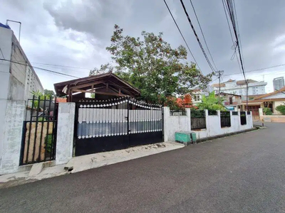 DIJUAL RUMAH TUA HITUNG TANAH DALAM PERUMAHAN KEMANGGISAN