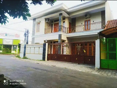 Disewakan Rumah 2Lt Nyaman Full Furnish Area Lempongsari Hyatt