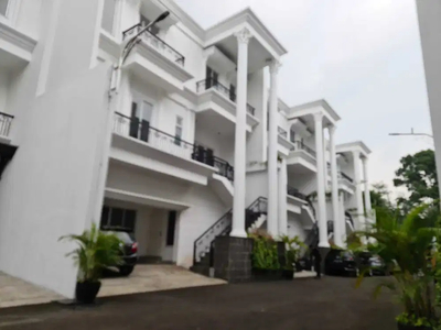 JK16 The New Modern Classic Mansion With Pool And Lift At Fatmawati