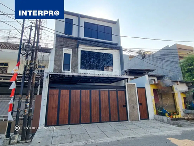 Rumah Baru 3 lantai dijual Tanjung Duren LT 153m2 Siap huni