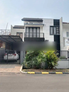 Rumah cantik desain minimalis modern di Puspitaloka bsd city