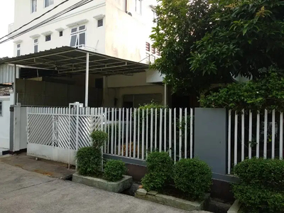 Rumah Ciledug Raya Komplek Sangrila Jakarta Selatan l